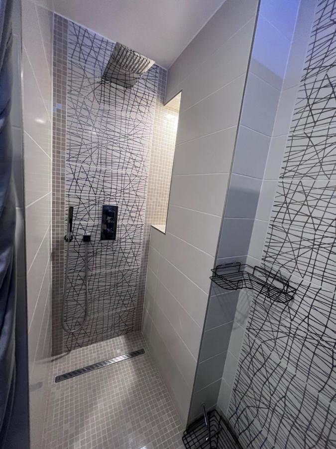 Omarais Guest House Париж Екстериор снимка