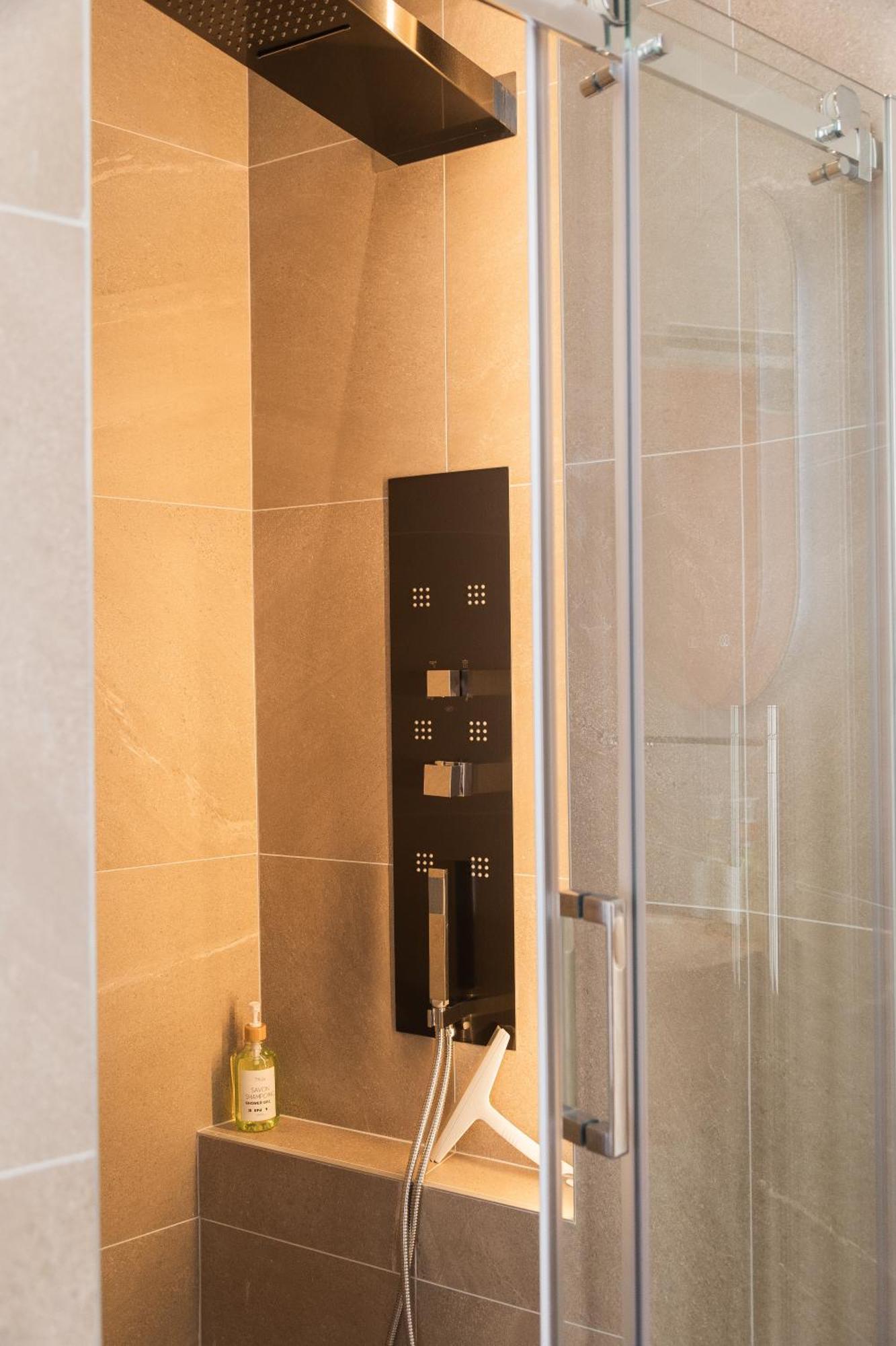Omarais Guest House Париж Стая снимка